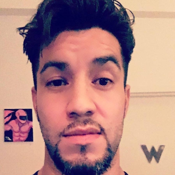 Poshmark profile picture for @jbcruz